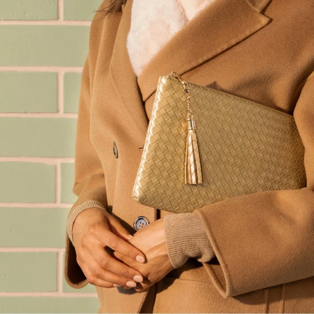 NWT Virginia Wolf Mimi Woven Pouch - Picture 7 of 9